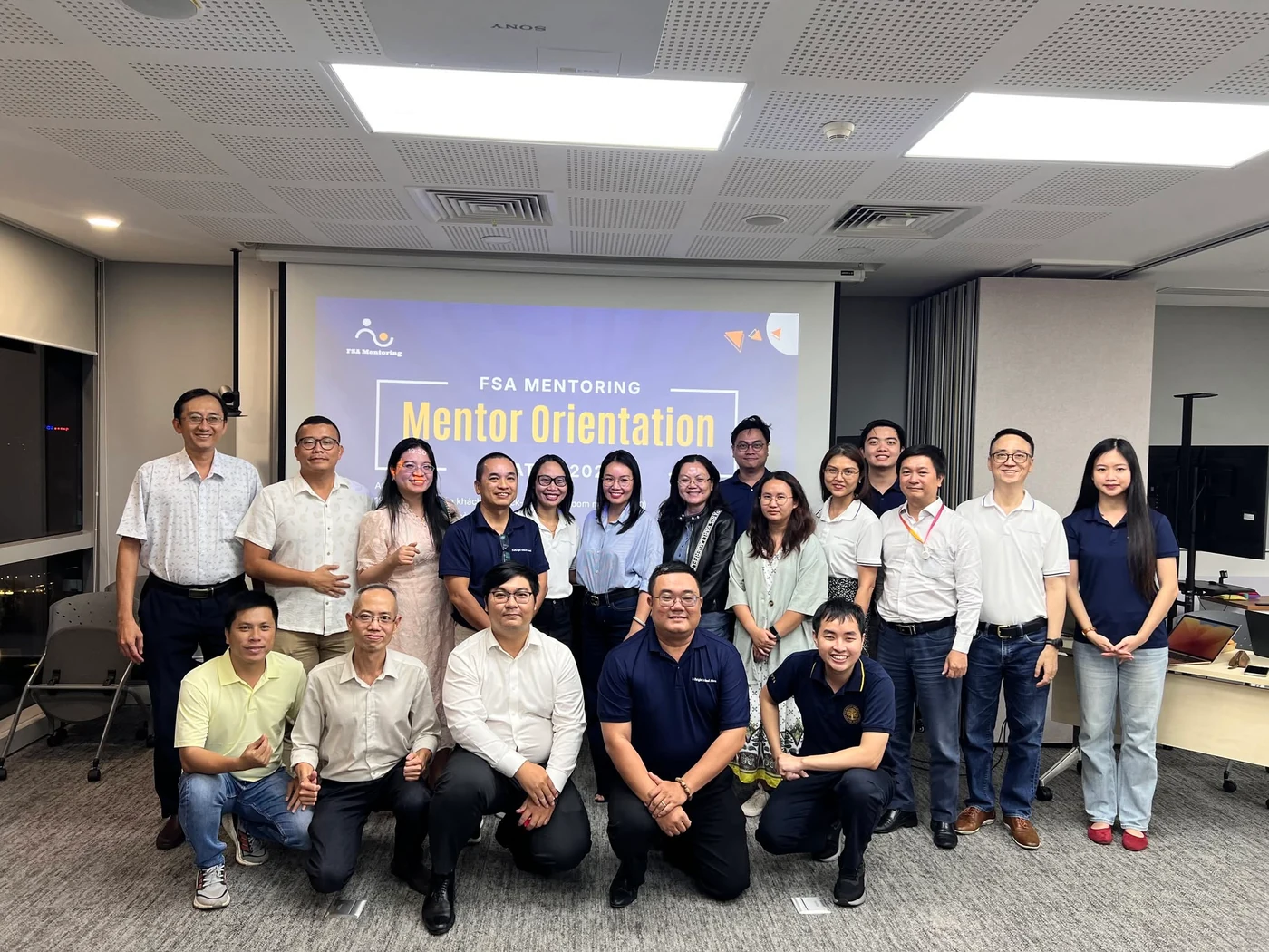 Ảnh tập thể trong một buổi Mentor Orientation của FSA Mentoring